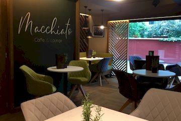 Macchiato Caffe & Lounge, Венгрия
